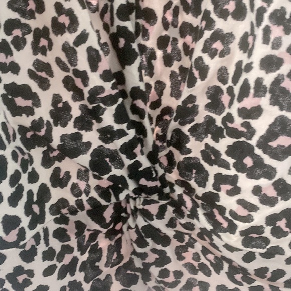 C&C California Leopard Twist Front Shirt Size XL - Picture 6 of 11